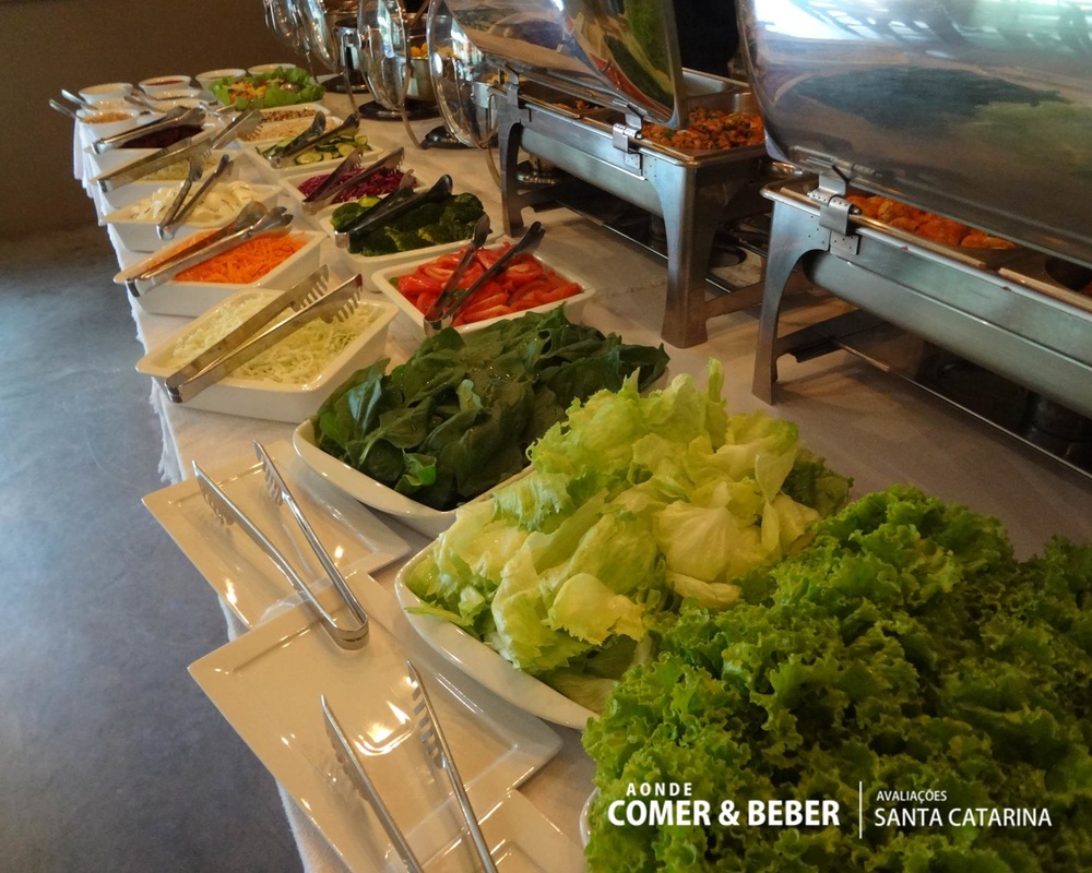 foto buffet detalhes saladas no Restaurante Âme Gastronomia Funcional em Blumenau, SC