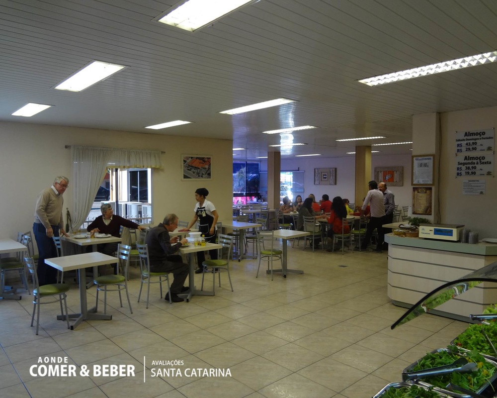 foto parcial do salao princiapl no Restaurante da Padaria Bublitz na Itoupava Central em Blumenau, SC