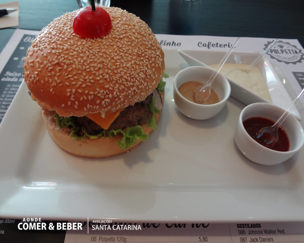 Foto Polpetta lancheria em Blumenau, SC - foto pao de hamburger com bolinho 