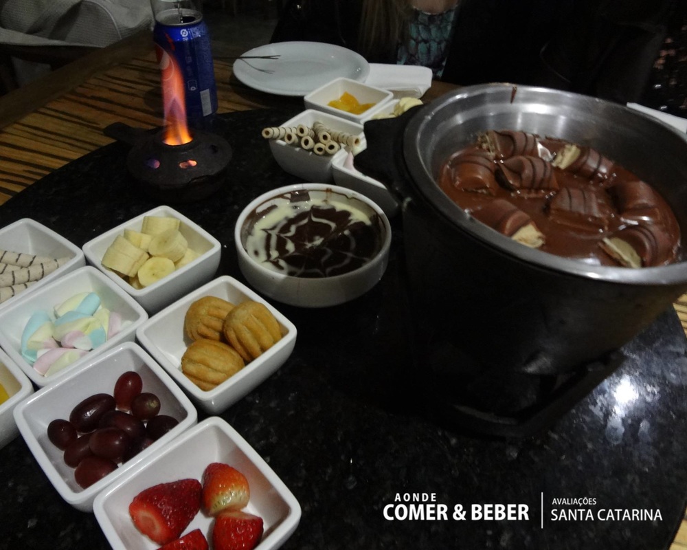 indaia restaurante em itapema, foto fondue chocolate especial