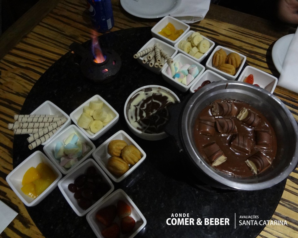 indaia restaurante em itapema, foto fondue chocolate especial