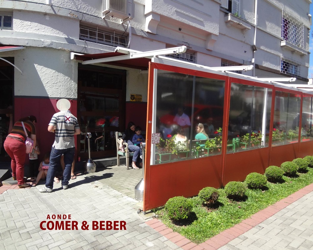 foto lateral do restaurante Mercearia do Português Curitiba
